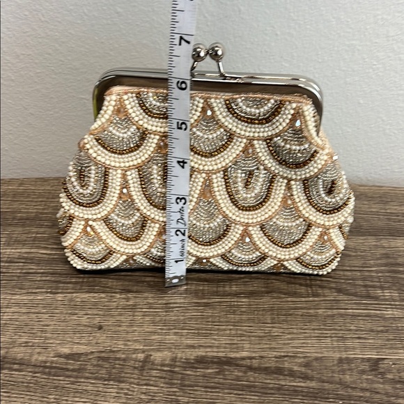 Beaded Cream & Gold Clutch w/ Crossbody Strap ✨ - Picture 11 of 11